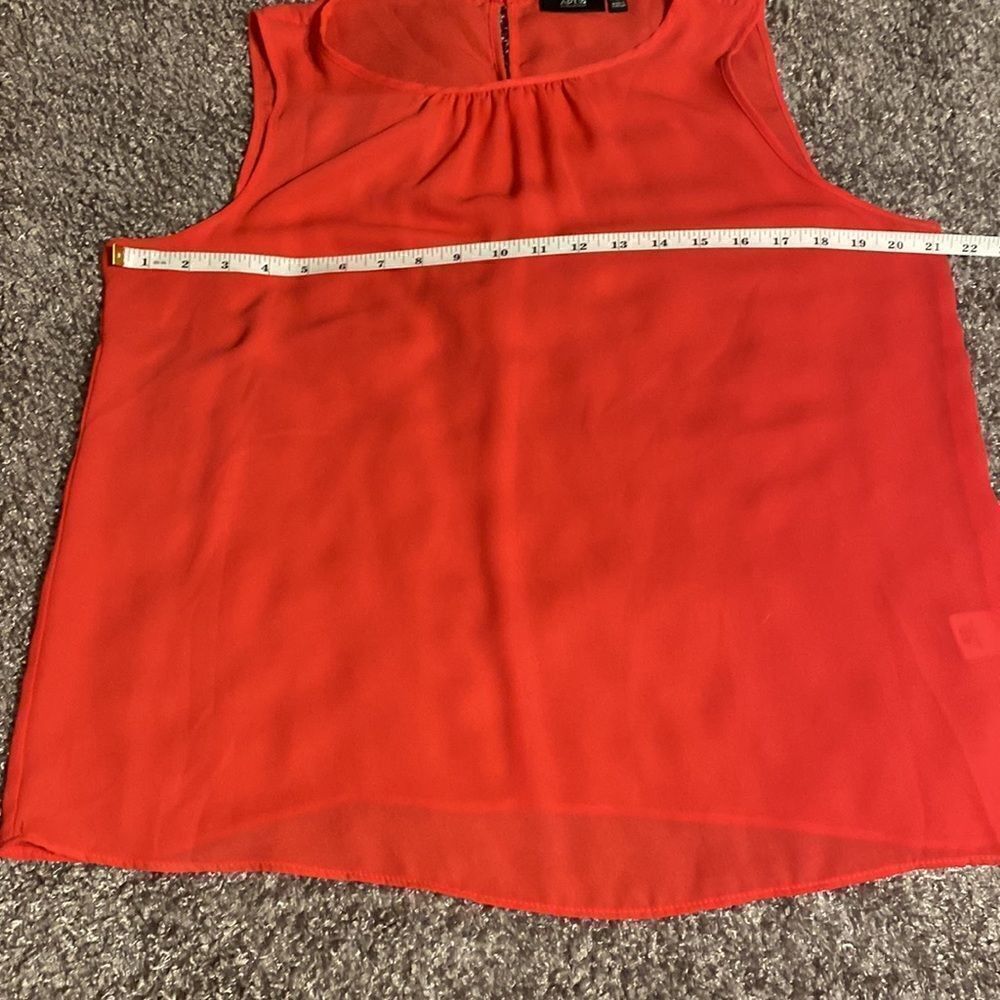APT 9 Woman’s Tank Blouse. Large - Picture 3 of 7
